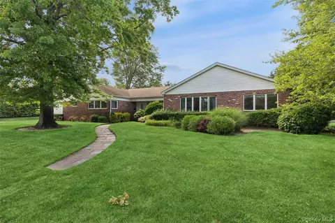 72 Lake End Rd, Merrick, NY 11566
