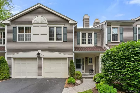 611 Pondside Dr, Greenburgh, NY 10607