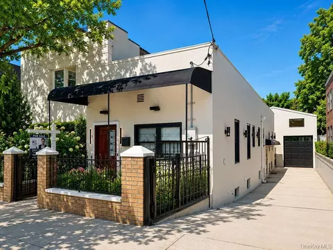 994 E 54th St, Brooklyn, NY 11234