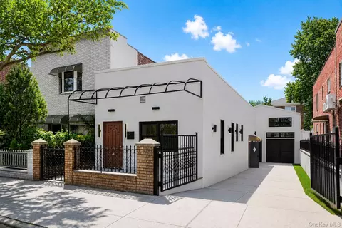 994 E 54th St, Brooklyn, NY 11234