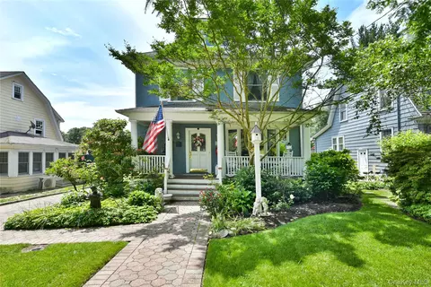 328 38th Rd, Douglaston, NY 11363