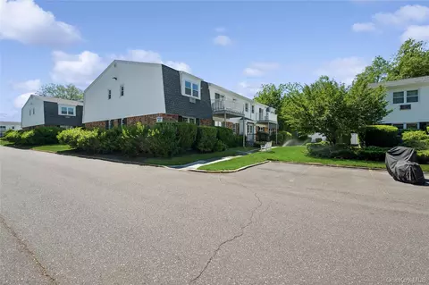 Exterior - 260 Waverly Ave #49, Patchogue, NY 11772 photo 1 of 1