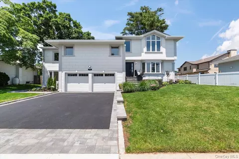 77 Bounty Ln, Jericho, NY 11753