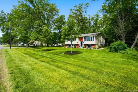 210 Libertyville Rd, New Paltz, NY 12561