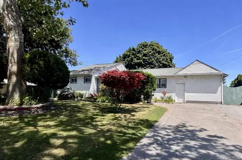 1327 Brooklyn Blvd, Bay Shore, NY 11706