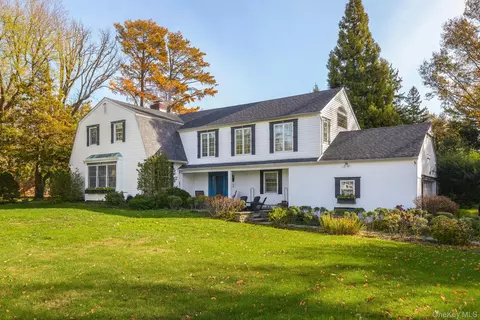 4 September Ln, Glen Cove, NY 11542