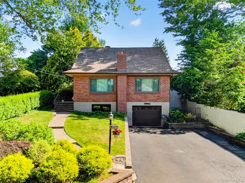 9 E Hall Ave, Clarkstown, NY 10956