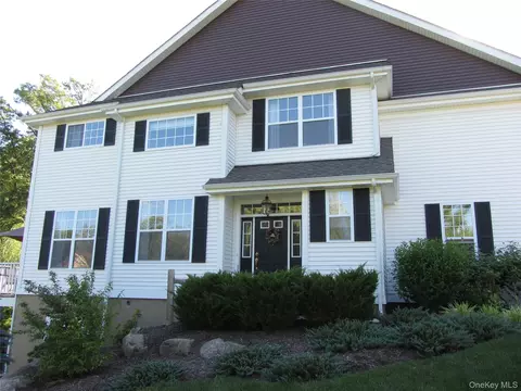 48 High Ridge Ln, Middletown, NY 10940