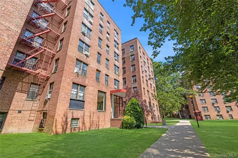 150-11 72nd Rd #6E, Flushing, NY 11367