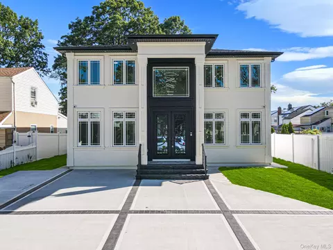 15 Roy St, Elmont, NY 11003