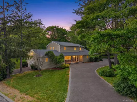455 Deer Park Rd, Dix Hills, NY 11746