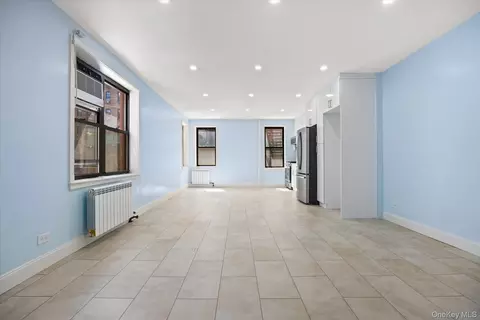 25 Indian Rd #2A, New York, NY 10034