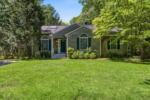 34 Waterhole Rd, East Hampton, NY 11937