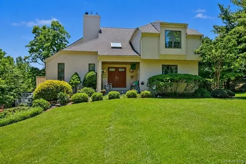 71 Granite Springs Rd, Granite Springs, NY 10527