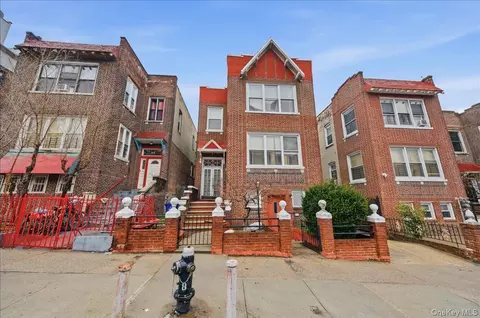 1825 S Andrews Ave, New York, NY 10453