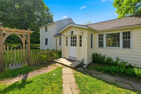 261 Sawdust Ave, Cottekill, NY 12419