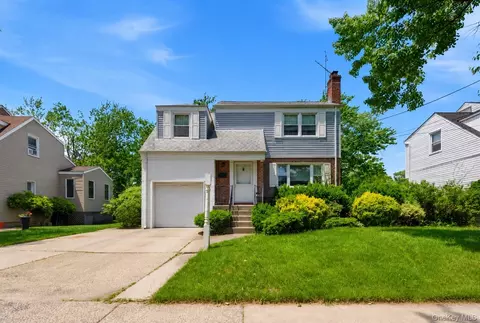 968 Glenwood Rd, West Hempstead, NY 11552