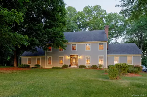 107 Moffat Rd, Washingtonville, NY 10992