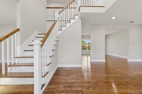 46 Washington Ave S, Brookhaven, NY 11720