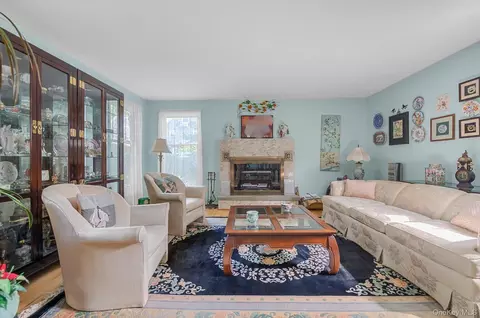 97 Fordham St, New York, NY 10464