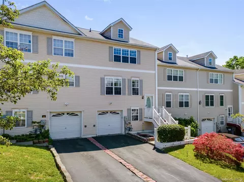 21 Evan Ct, Middletown, NY 10940