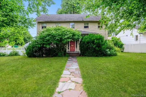 49 Hempstead Ave, Malverne, NY 11565