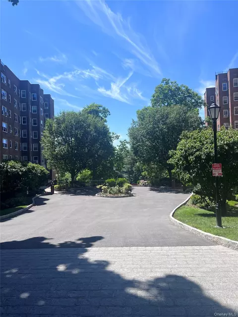 280 Collins Ave #5J, Mount Vernon, NY 10552