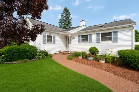 119 Stuyvesant Dr, Port Jefferson Station, NY 11776