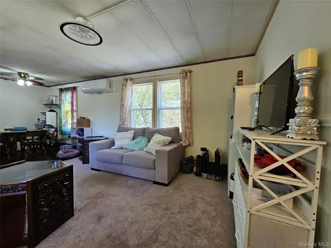 57 Sheafe Rd, Poughkeepsie, NY 12601 photo 5