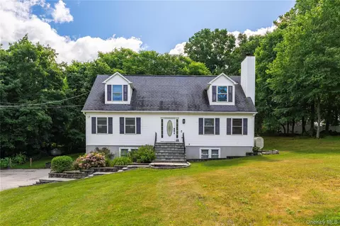 22 Elm Rd, Cortlandt, NY 10537