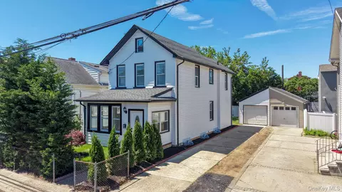 55 Hartwell Pl, Woodmere, NY 11598
