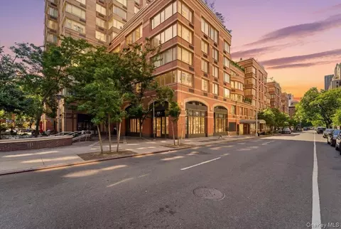 350 W 50th St #6N, New York, NY 10019