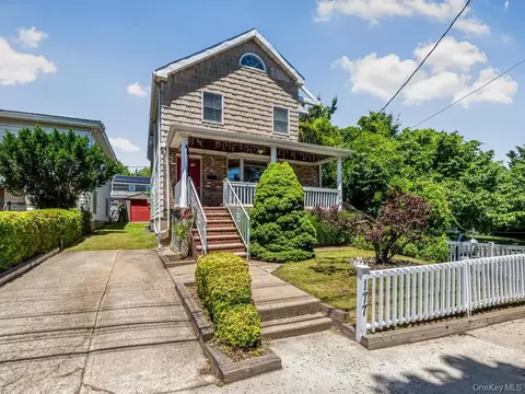 177 Carroll St, New York, NY 10464