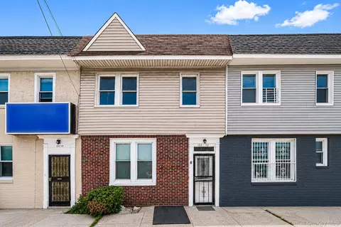 12212 Montauk St, New York, NY 11413