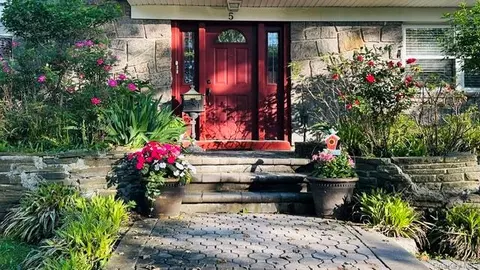 5 Highpoint Dr, Huntington, NY 11743
