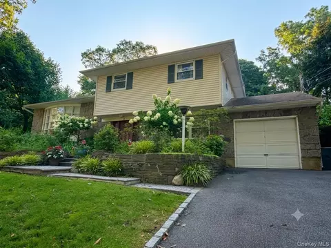 5 Highpoint Dr, Huntington, NY 11743