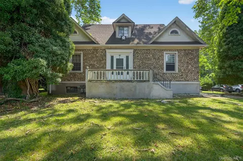 36 Seven Lakes Dr, Ramapo, NY 10974