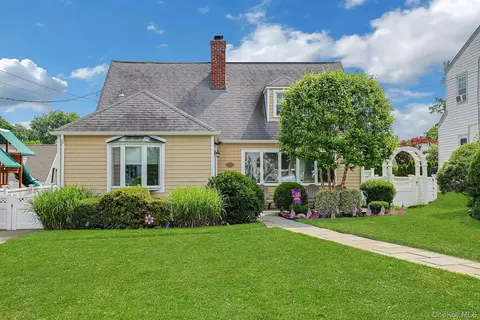 20 Knox Rd, Eastchester, NY 10709