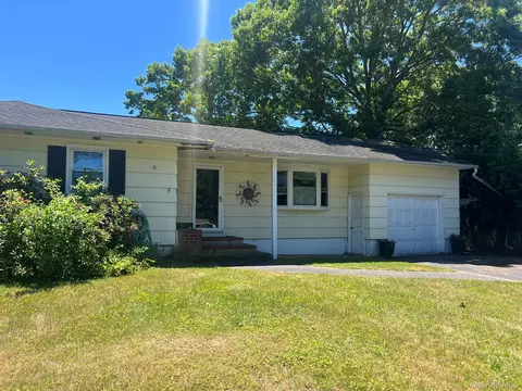 68 Alcolade Dr E, Shirley, NY 11967