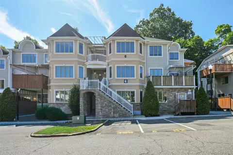 6 Rose Garden Way #304, Ramapo, NY 10952