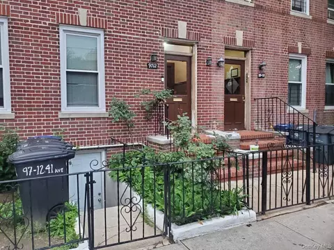 9712 41st Ave, New York, NY 11368