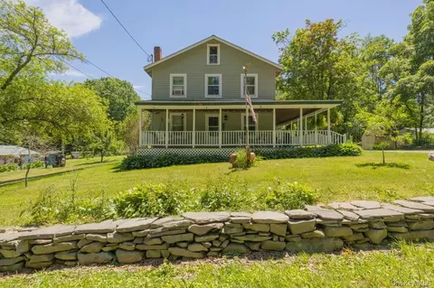 355 Fosler Rd, Wallkill, NY 12589