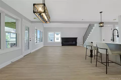 Living - 74 Beach Rd, Stony Point, NY 10980 photo 6 of 11
