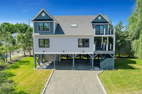 Exterior - 74 Beach Rd, Stony Point, NY 10980 photo 10 of 10
