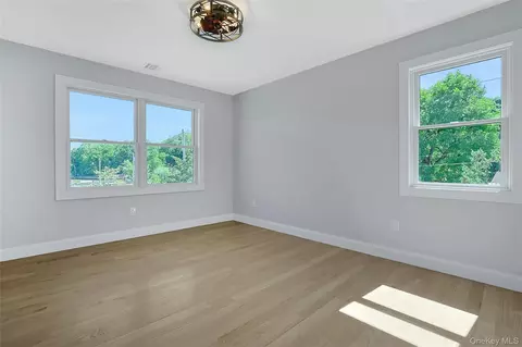 Bedroom - 74 Beach Rd, Stony Point, NY 10980 photo 3 of 6