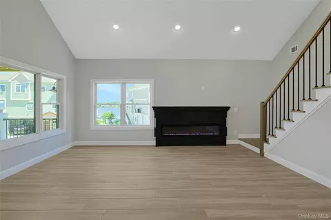 Living - 74 Beach Rd, Stony Point, NY 10980 photo 4 of 11