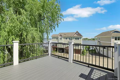 Exterior - 74 Beach Rd, Stony Point, NY 10980 photo 7 of 10