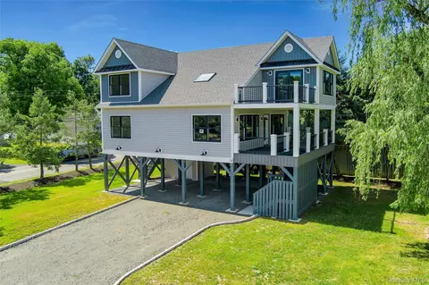 Exterior - 74 Beach Rd, Stony Point, NY 10980 photo 2 of 10