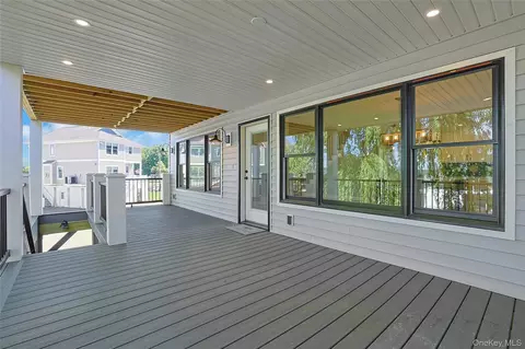Exterior - 74 Beach Rd, Stony Point, NY 10980 photo 5 of 10