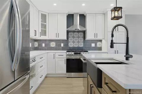 Kitchen - 74 Beach Rd, Stony Point, NY 10980 photo 4 of 6